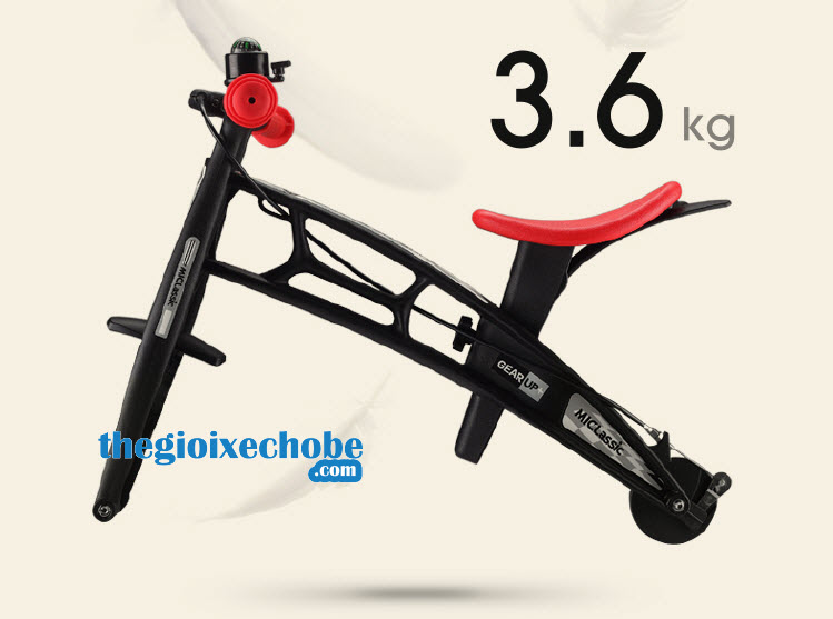 Xe thăng bằng cho bé 809 có khung xe siêu nhẹ