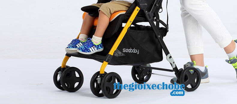 Chỗ để chân xe đẩy cho bé Seebaby T04 