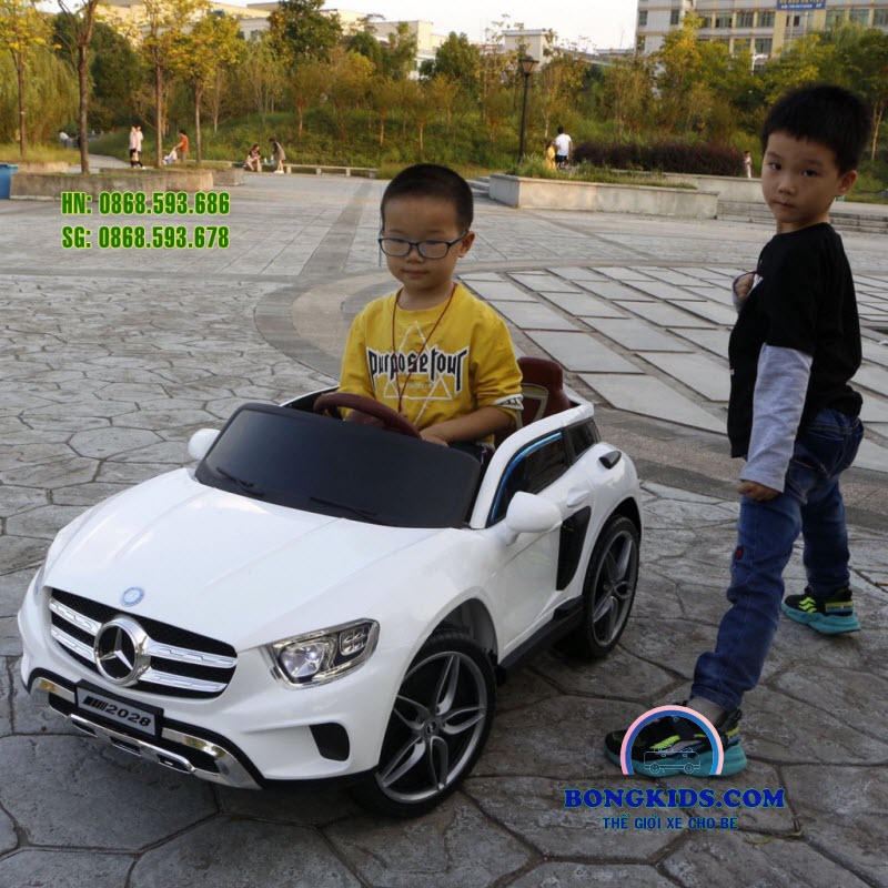 Xe Ôtô Điện cho bé Mercedes KP2028 màu trắng