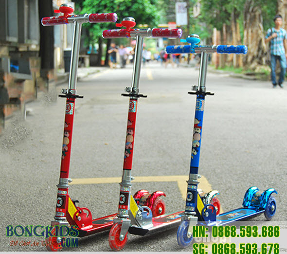 Xe trượt Scooter có 3 màu cho bé thỏa sức lựa chọn Xe trượt Scooter có 3 màu cho bé thỏa sức lựa chọn