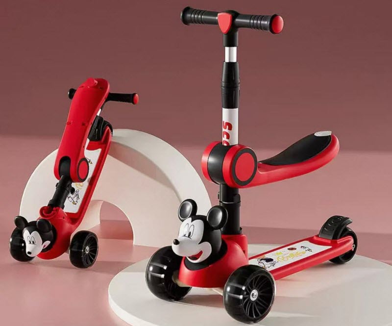 Xe scooter có ghế ngồi cho bé chòi chân và trượt đầu Mickey