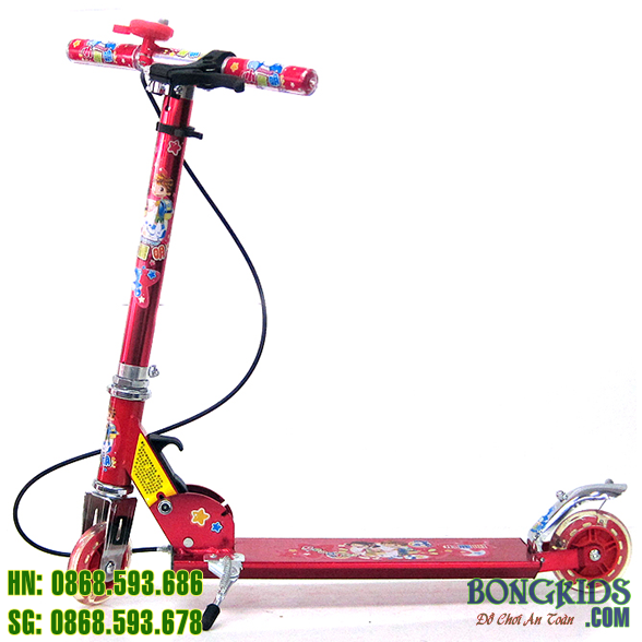 Xe trượt Scooter có màu đỏ rất tươi tắn