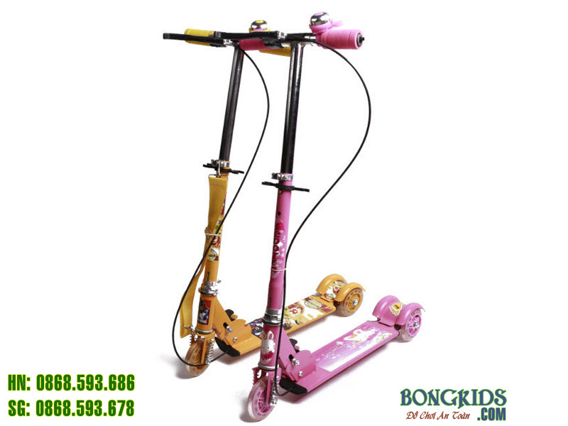 Scooter có màu cam và màu hồng rất dễ thương